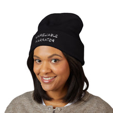 Bonnet à revers brodé « Unreliable Narrator »