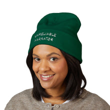 Bonnet à revers brodé « Unreliable Narrator »